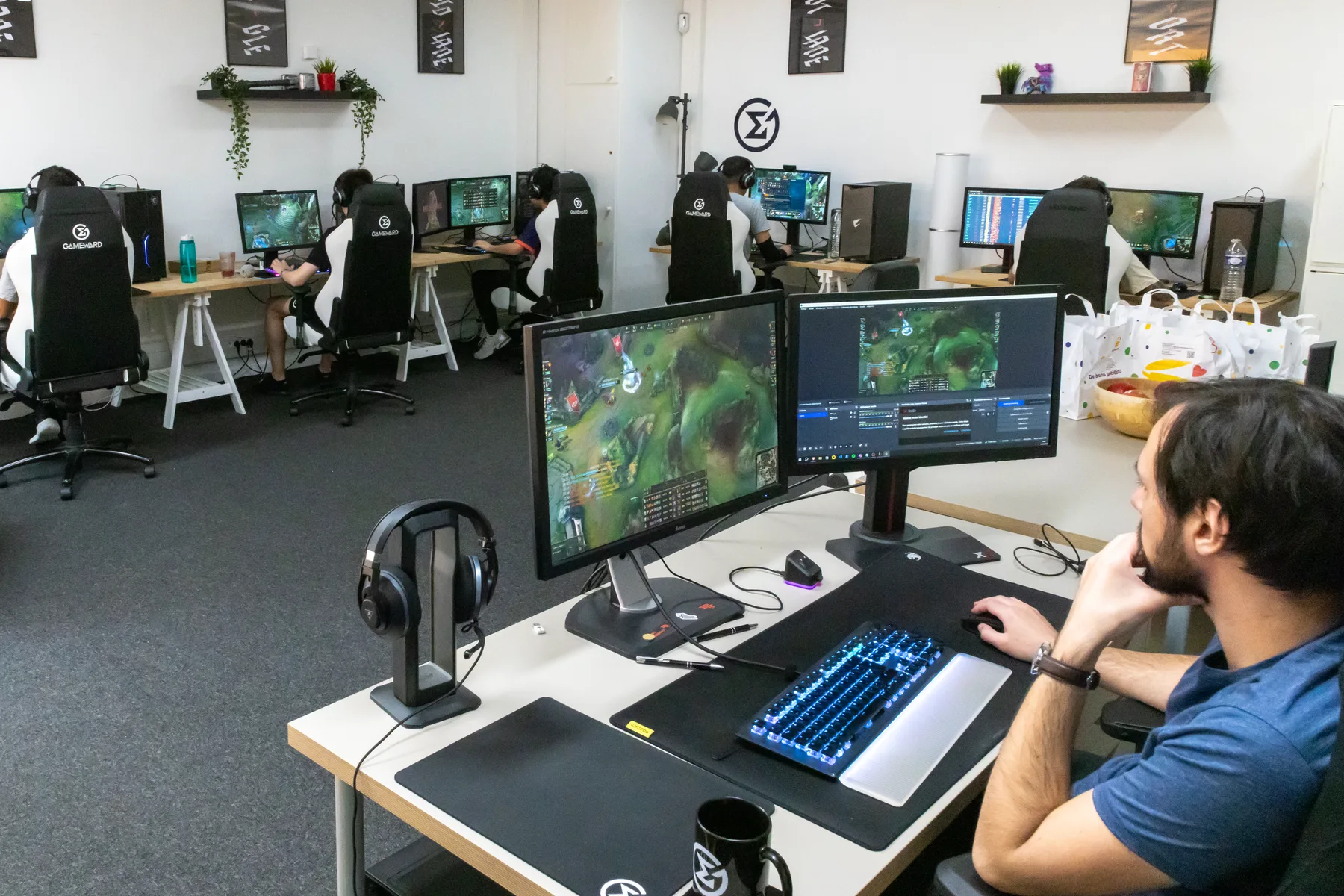 Un groupe en bootcamp dans la salle d’entraînement GameWard